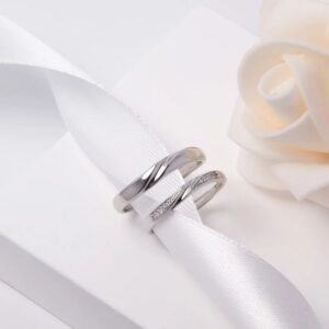 Simple Twist Couple Bands in 925 Sterling Silver, adjustable size, minimalist matching promise rings for him and her, perfect for weddings and anniversaries.