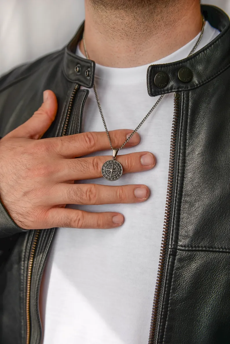 🌟 Men's North Star Compass Necklace featuring a unique compass pendant. A perfect personalized jewelry piece for the adventurous spirit.